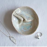 GATHERED No1, round bowl, art bowl, freeform bowl, porcelain bowl, linen texture, beige, white, gold lustre, Vanillakiln, cer