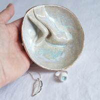 GATHERED No1, round bowl, art bowl, freeform bowl, porcelain bowl, linen texture, beige, white, gold lustre, Vanillakiln, cer
