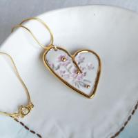 Nostalgic heart, white porcelain necklace, embroidery impressed heart, heart necklace, gold filled, gold lustre, snake chain,