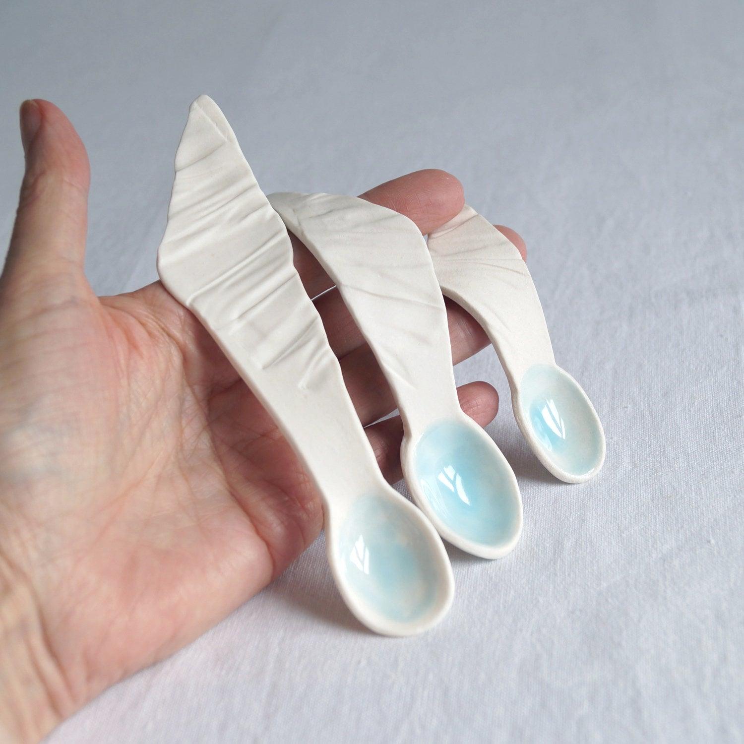 RUCHED No2, white porcelain, collectable spoon, amuse bouche, blue glaze, Vanillakiln, UK, fabric impression,