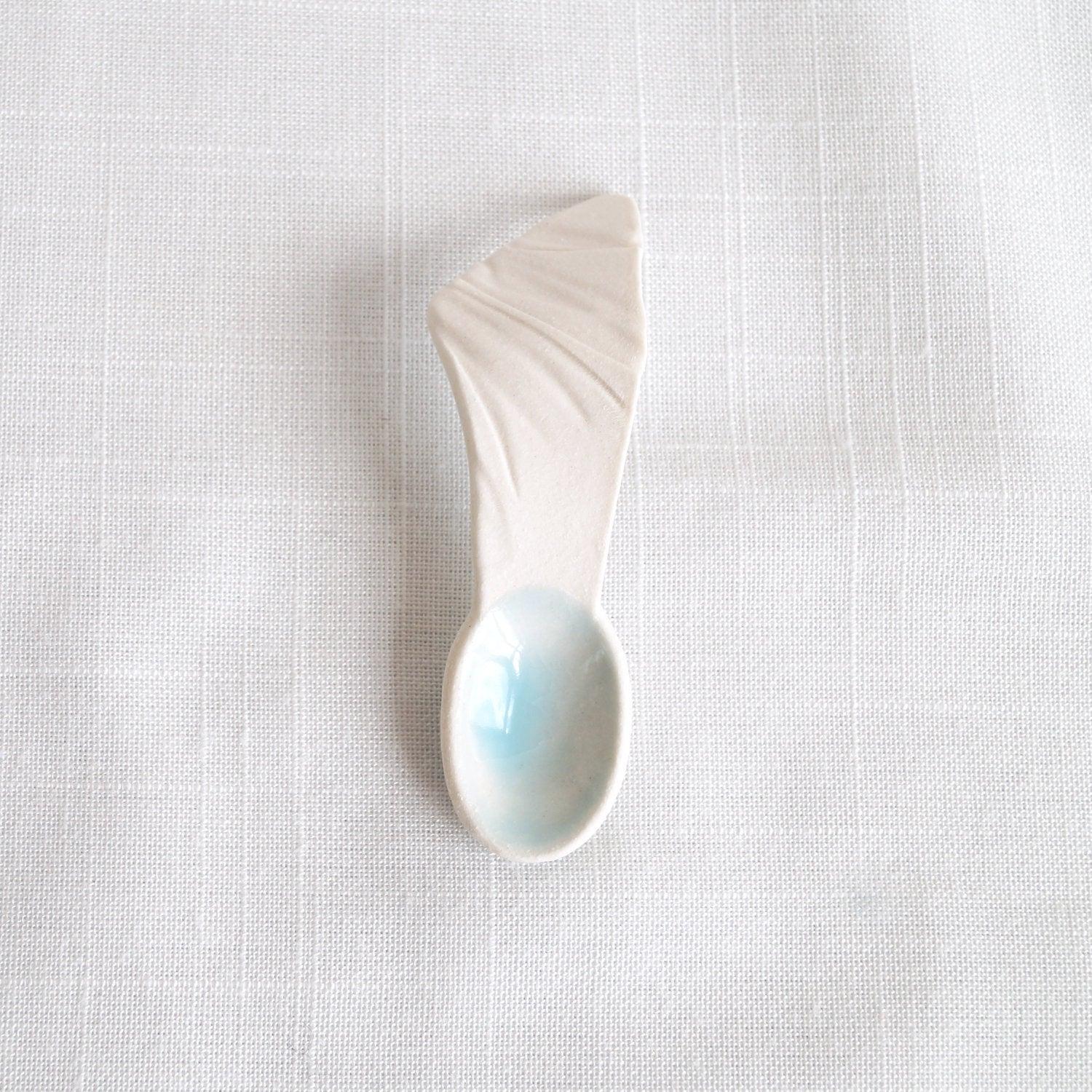 RUCHED No2, white porcelain, collectable spoon, amuse bouche, blue glaze, Vanillakiln, UK, fabric impression,