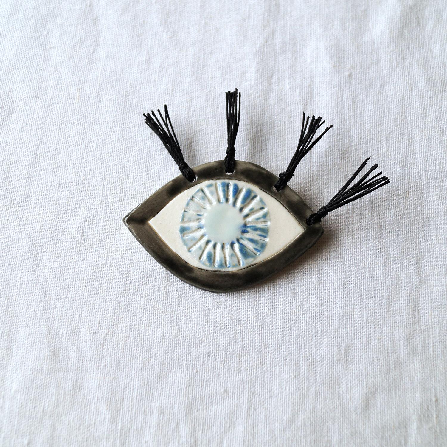 Mystic eye light brooch, cotton lashes, porcelain brooch, porcelain gift, fashion brooch, statement brooch, eye brooch, Vanil