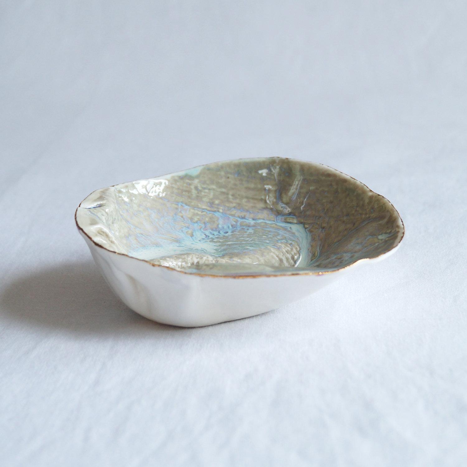 GATHERED No2 porcelain freeform linen bowl, white beige gold, Vanillakiln