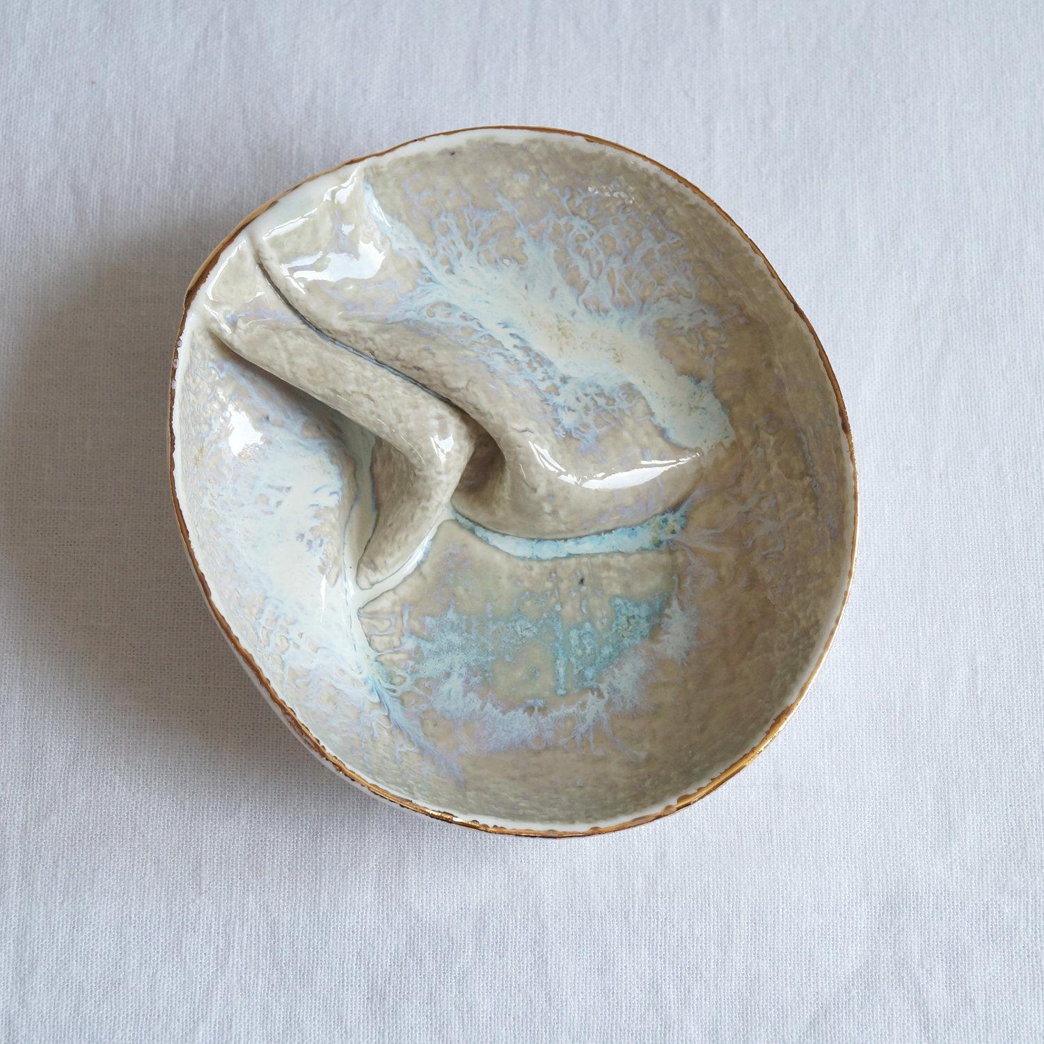GATHERED No1, round bowl, art bowl, freeform bowl, porcelain bowl, linen texture, beige, white, gold lustre, Vanillakiln, cer