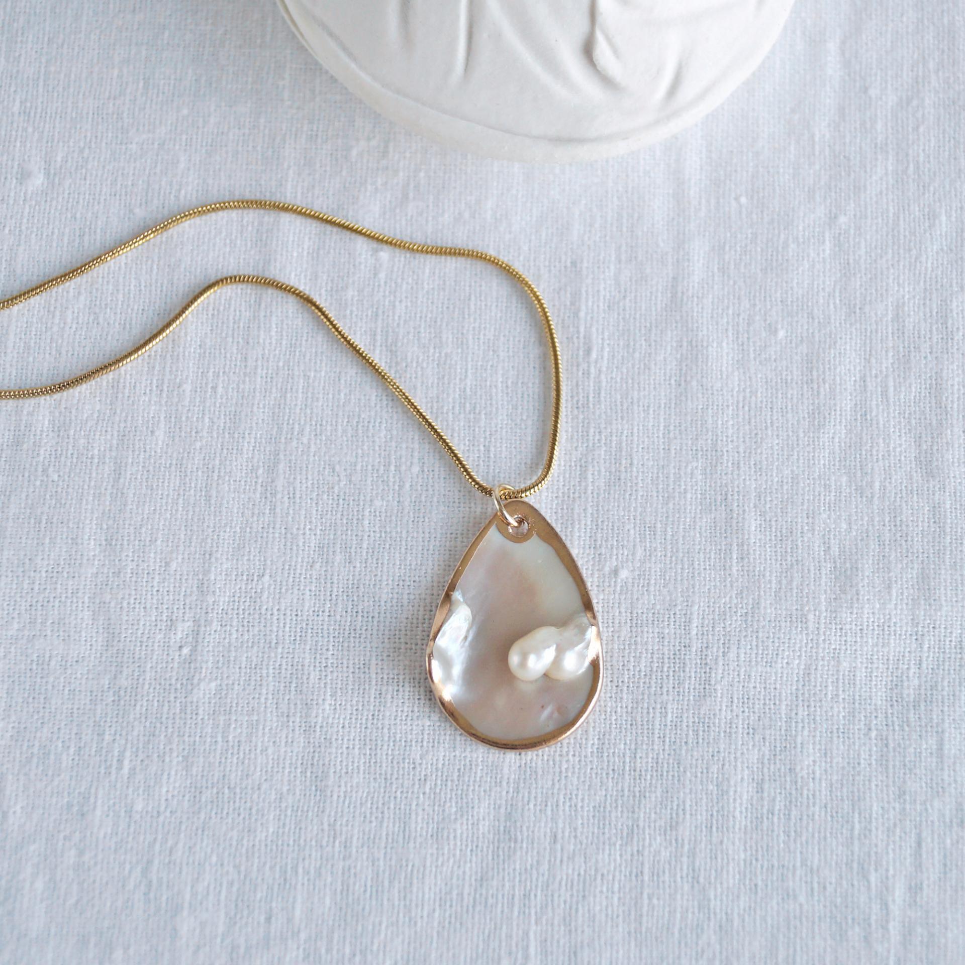 Mother of PEARL necklace, choose gold snake chain