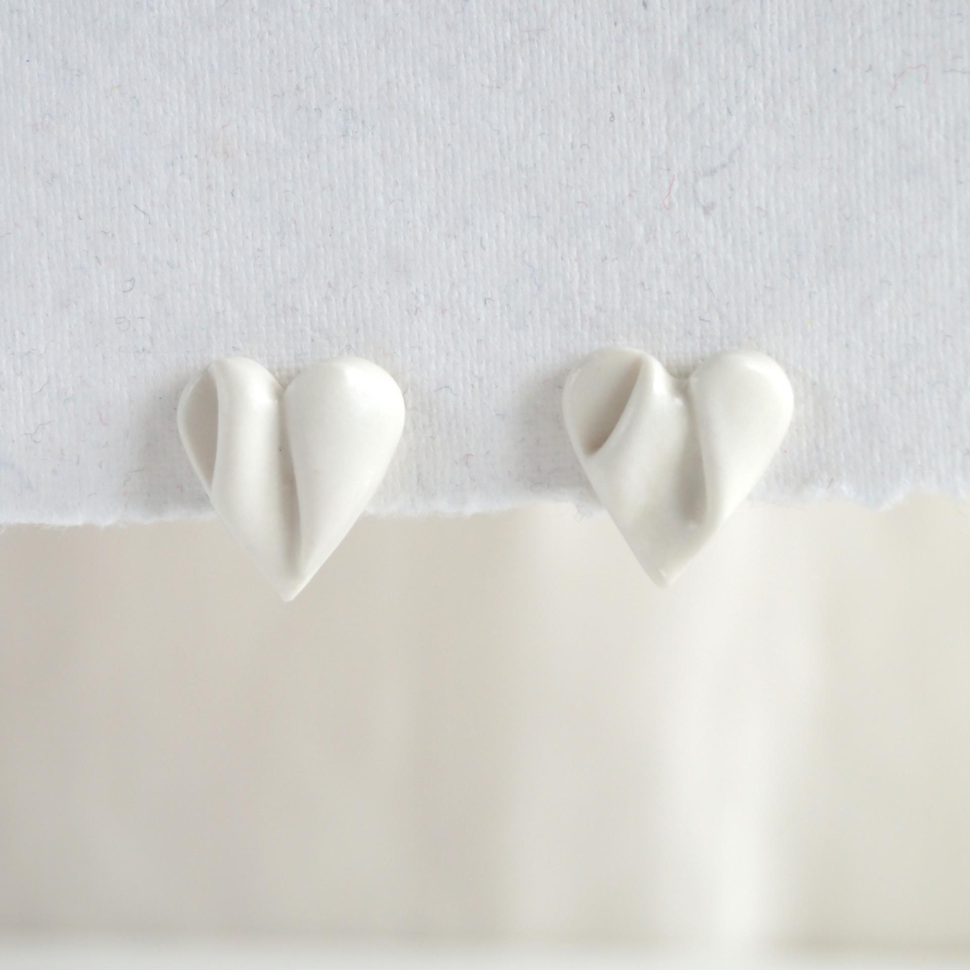 draped hearts, bride earrings, white satin porcelain, white heart earrings, sterling silver pins, VanillaKiln, UK, 18th weddi