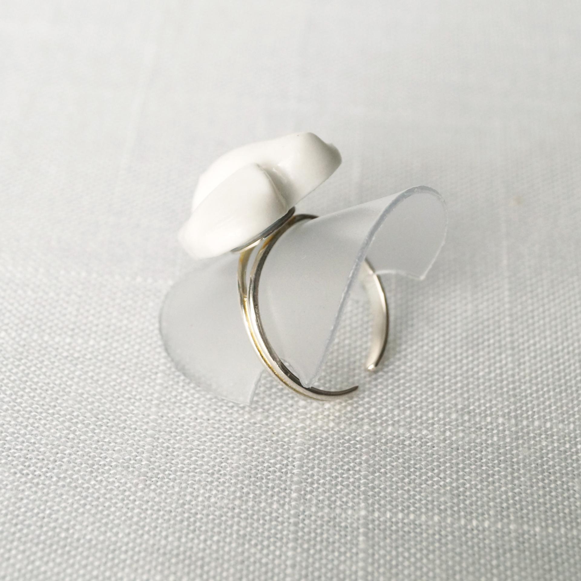 DRAPED heart ring, adjustable, porcelain silver