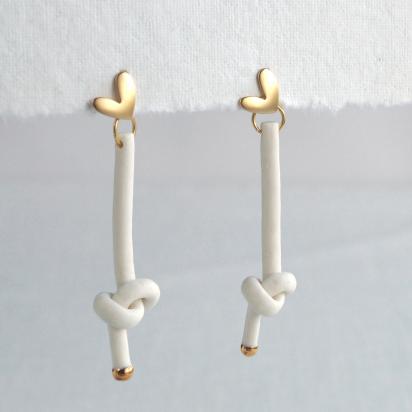 Love KNOT earrings, tying the knot earrings, porcelain knot earrings, white porcelain earrings, gold heart earrings, gold lus