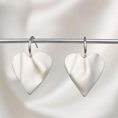 White draped hearts earrings, 925 sterling silver, semi circular wires, white heart earrings, wedding jewellery, bride earrin